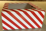 CAJA DECORADA CON VENTANA ROJA 16 X 17 X 8