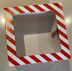 CAJA DECORADA CON VENTANA ROJA 16 X 17 X 8