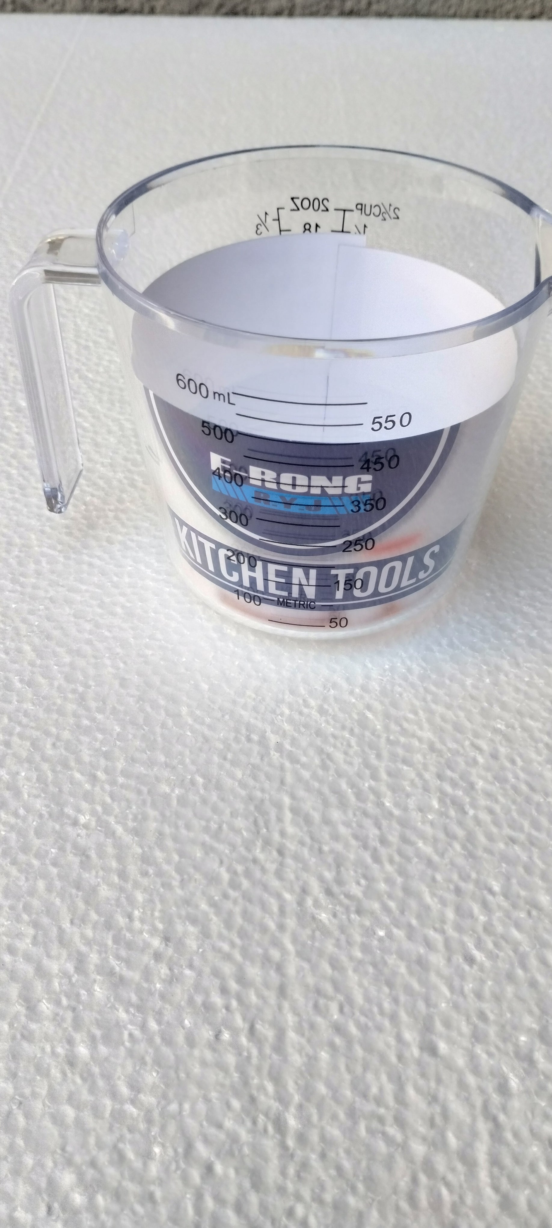 TAZA MEDIDORA  DE PLASTICO MEDIANA 600 ML