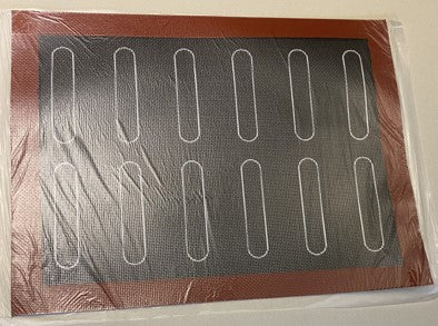 TAPETE DE SILICON PARA HORNEAR PERFORADO 40 X 30 CM (MACARRONES Y ECLETS)