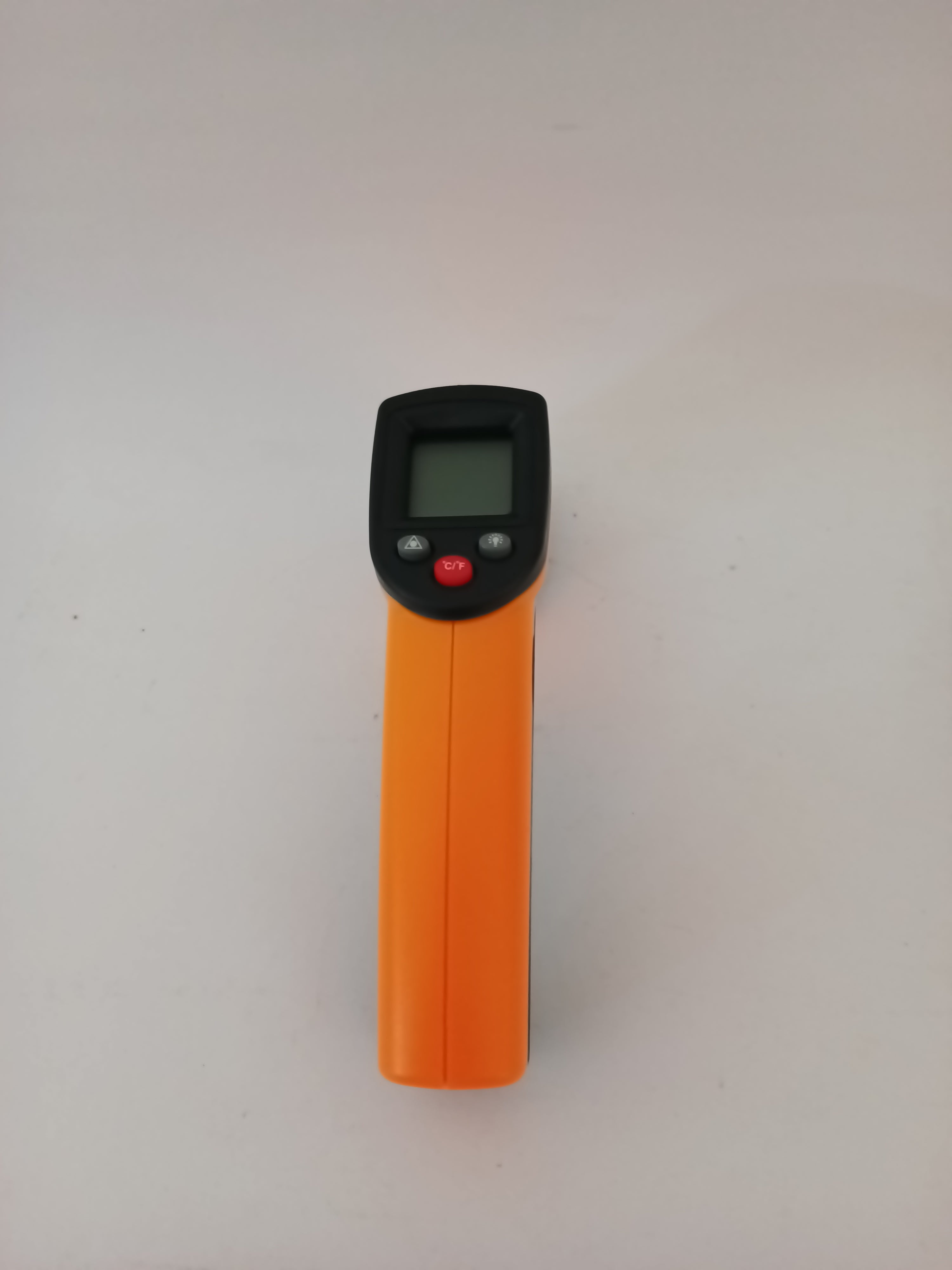 TERMOMETRO DIGITAL INFRAROJO