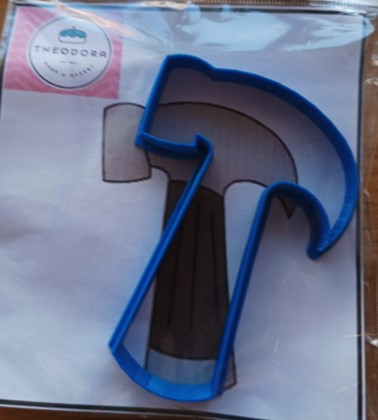 CORTADOR DE GALLETAS DE PLASTICO 10 CM APROX. MARTILLO