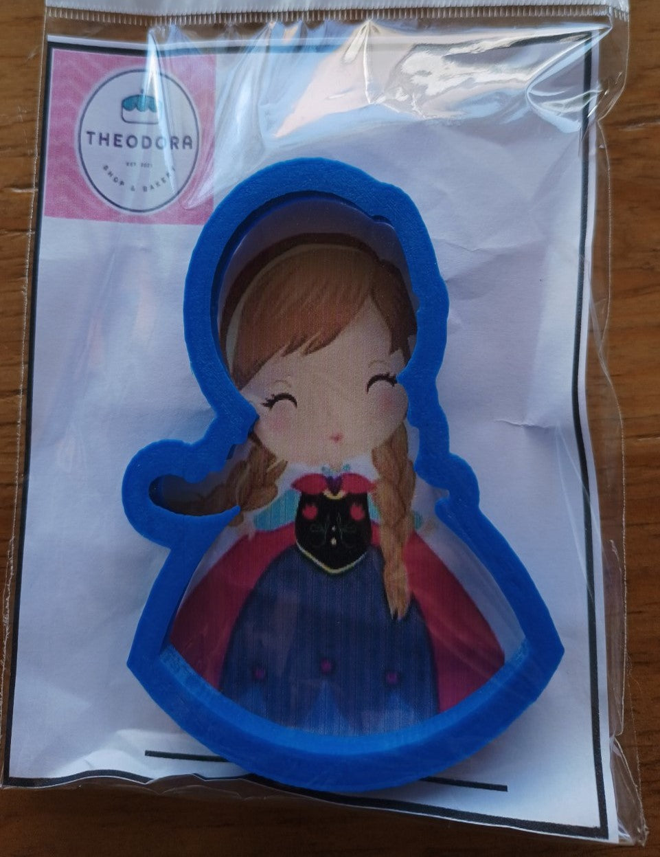 CORTADOR DE GALLETAS DE PLASTICO 10 CM APROX. FROZEN ANA