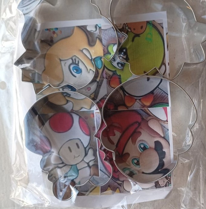 SET CORTADORES GALLETA LAMINA ESTANDAR MARIO BROS 1 (4 PIEZAS)